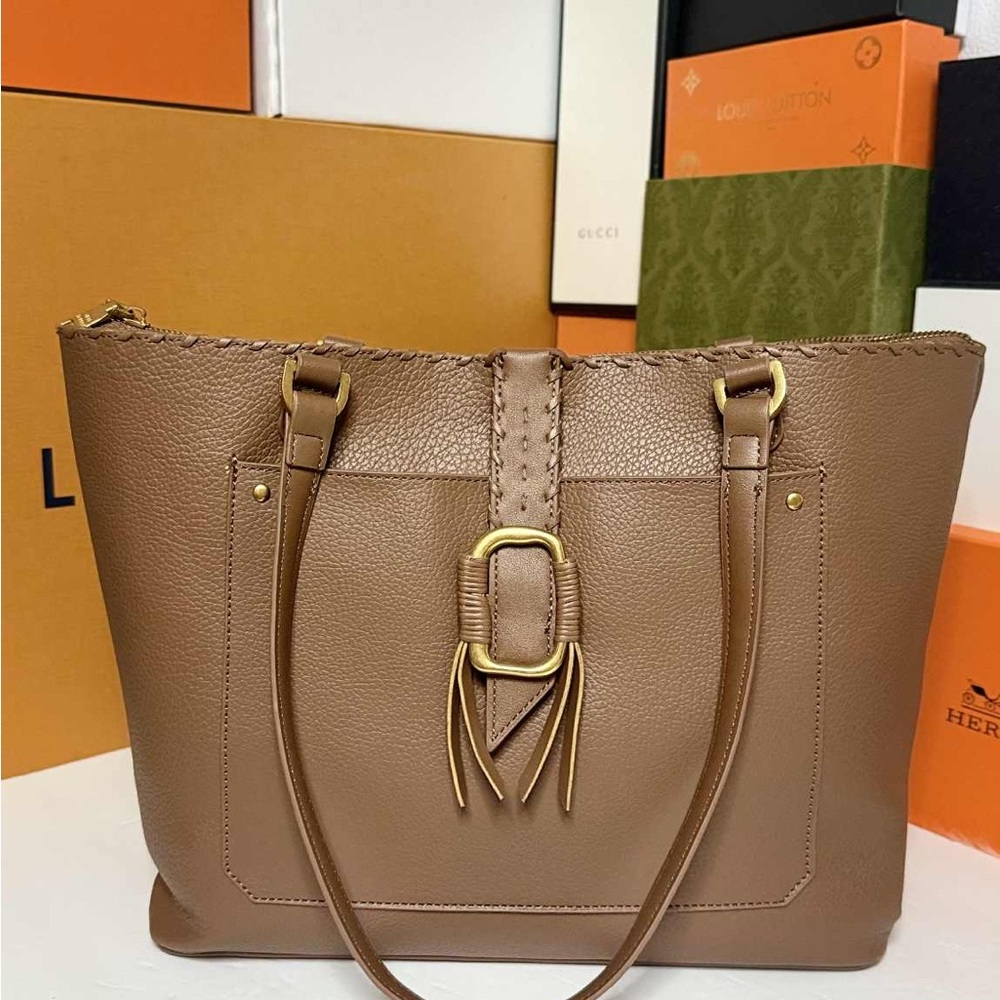 STEVE MADDEN Chic Tan Leather Tote with Gold Buckle - Picture 3 of 5